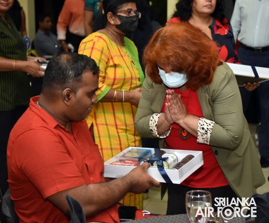 WAR VETERAN INMATES HONOURED BY COMMANDER OF THE AIR FORCE AT ‘MIHINDU SETH MEDURA’, ATTIDIYA